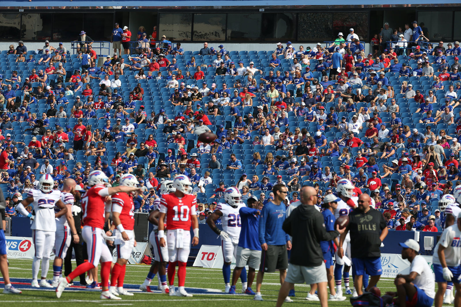 1019072894 McCoy Sports Buffalo Bills training camp